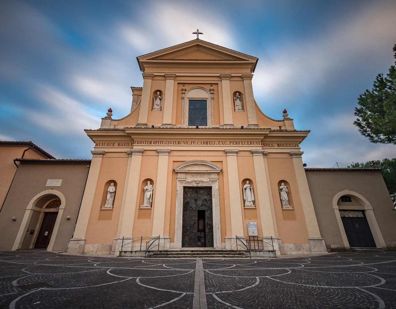 Basilica_del_Santo_patrono_Valentino